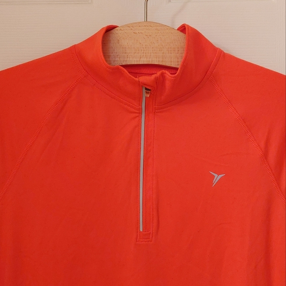 Old Navy "Run Rest Repeat" Long Sleeved Go-Dry Top - Picture 4 of 7